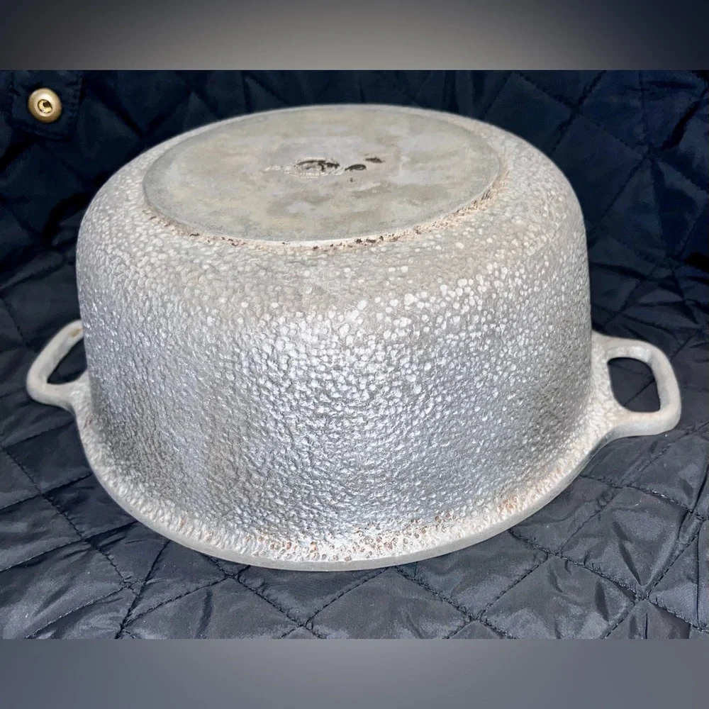 Vintage Century Silver Seal Hammered Aluminum Dutch Oven Roaster w Lid 2 Qt 9.5